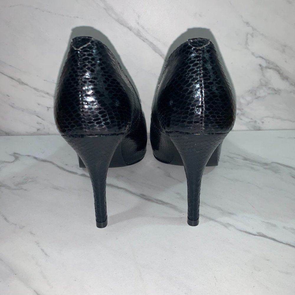 NWOT LUMIANI INTERNATIONAL  Snakeskin Black Heels - Picture 4 of 7